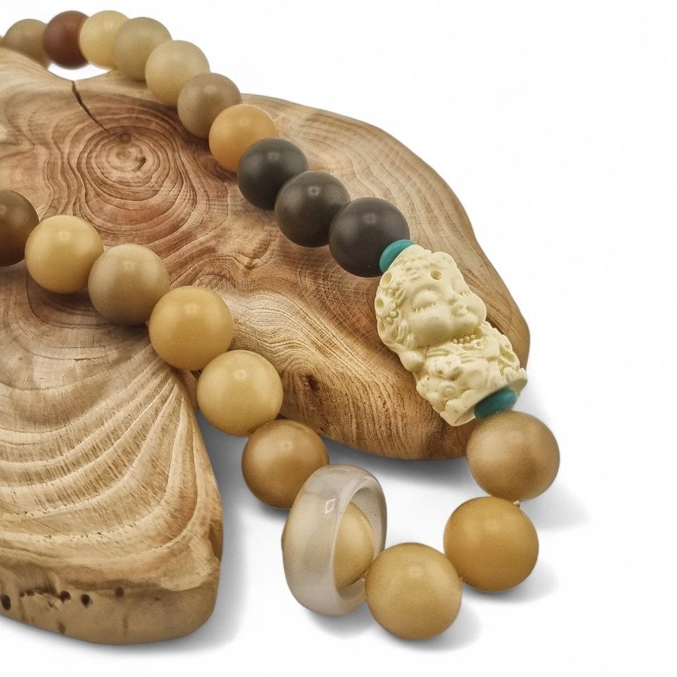 Чётки светлые