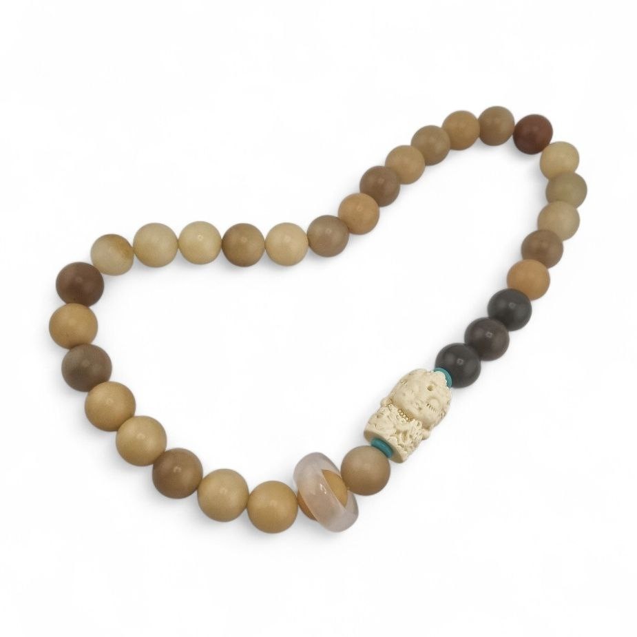 Чётки светлые