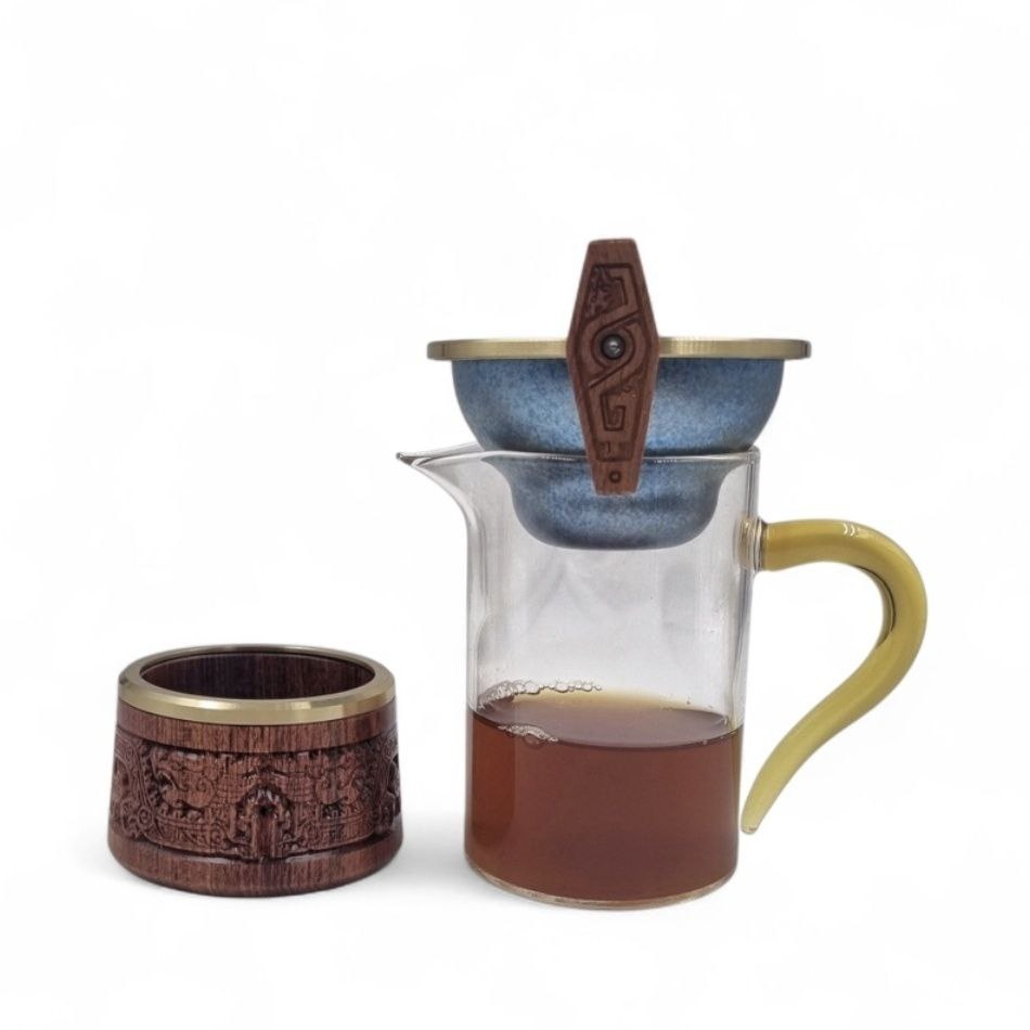 Сито "Голубой титан" резное, светлое дерево