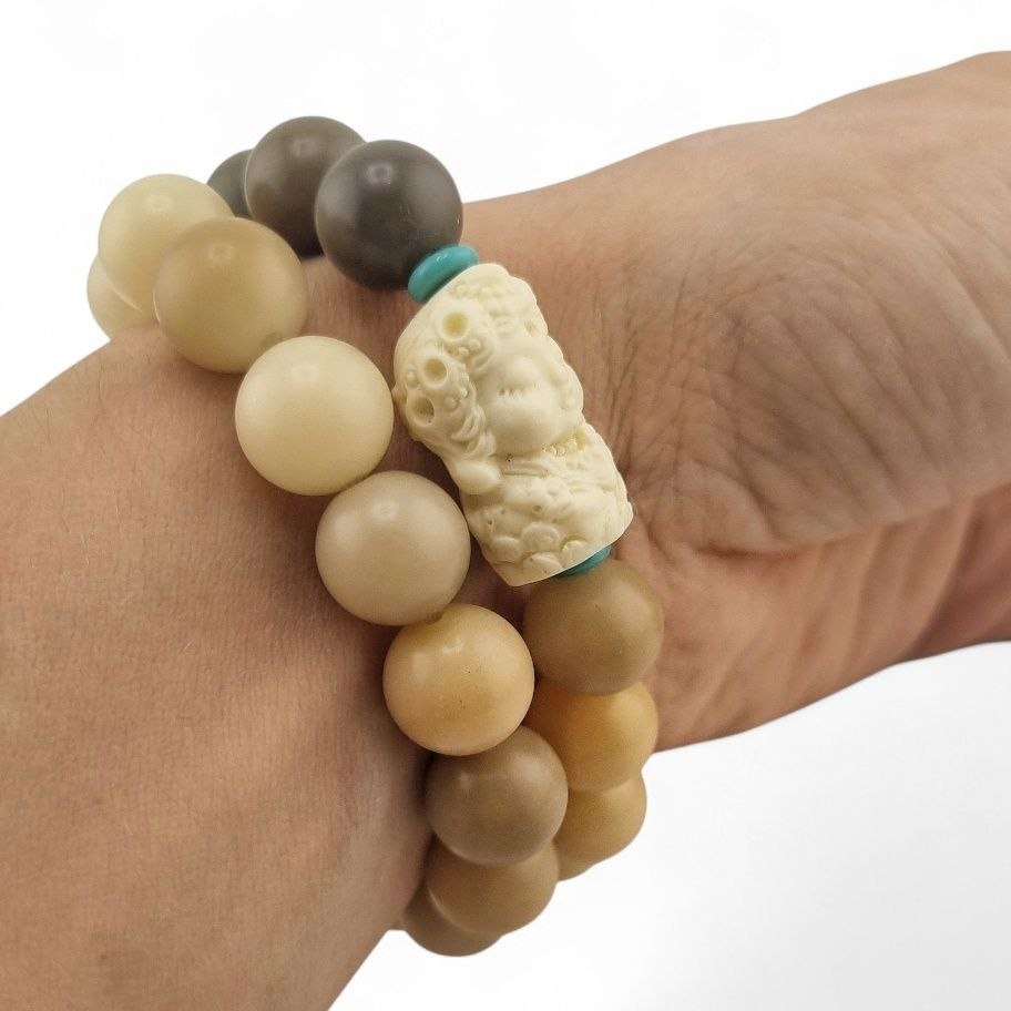 Чётки светлые