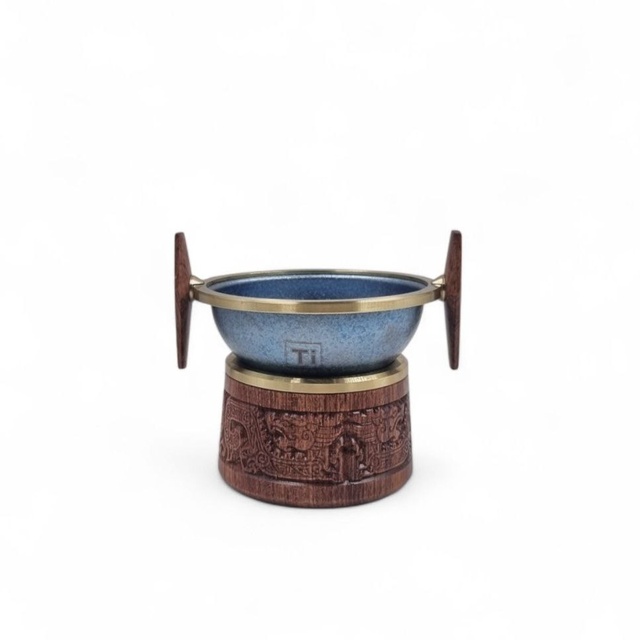 Сито "Голубой титан" резное, светлое дерево