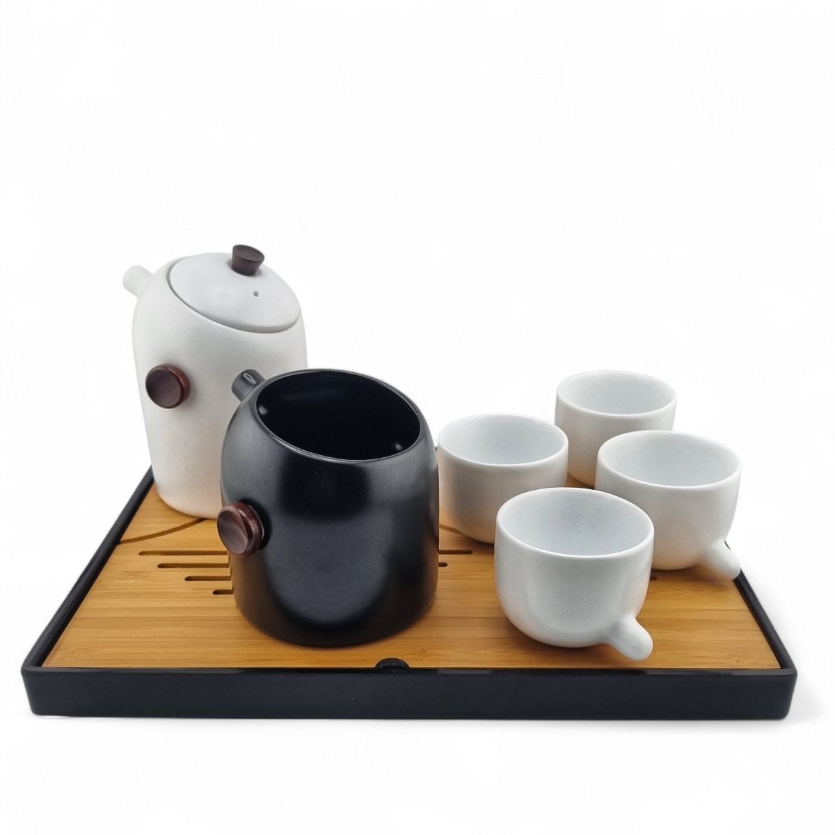 Дорожный набор "Черное и белое"