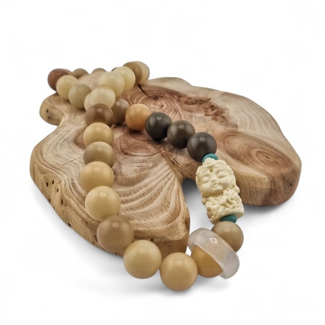 Чётки светлые